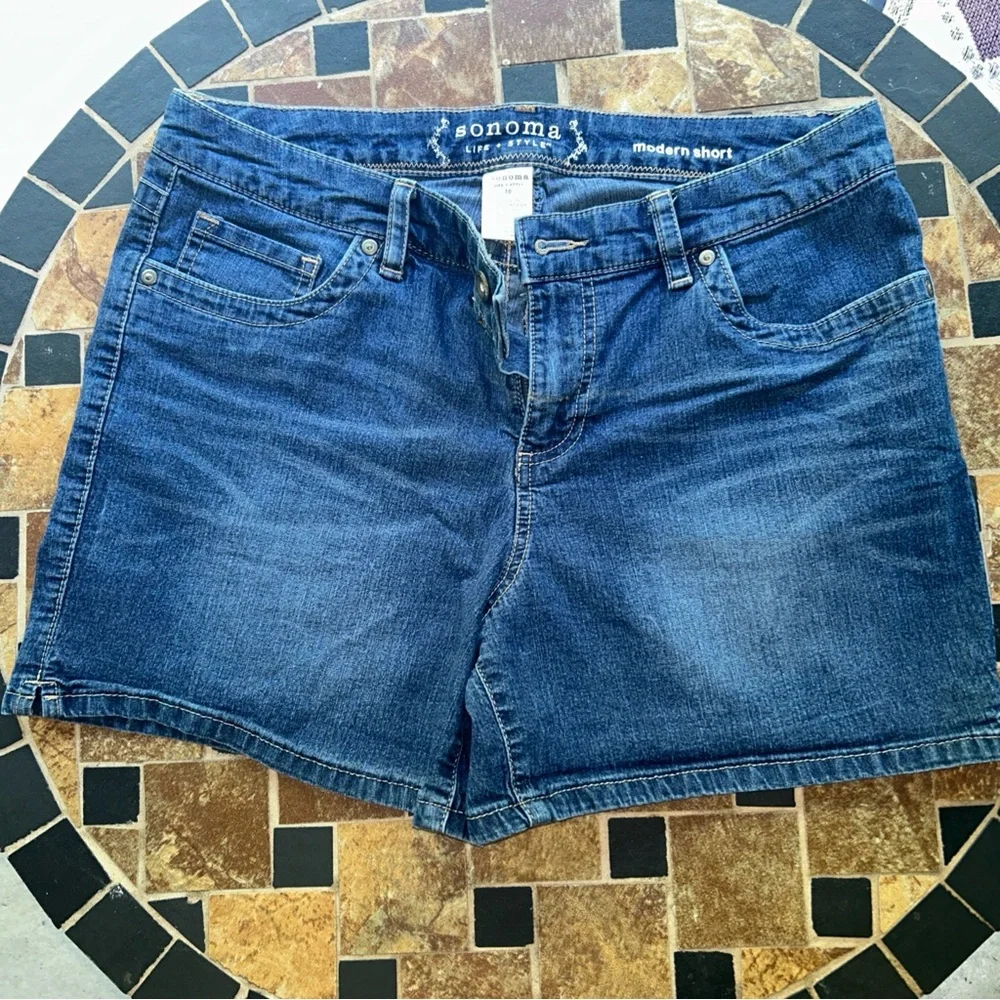 Sonoma Shorts, Women's Size 10, Stretch Blue, Denim, Modern Short